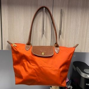 LONGCHAMP Womans Tote authentic Brand.  Clean.  Excellent condition.